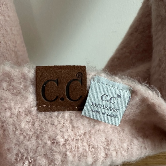 CC • Solid Boucle Knit Scarf in Rose - Picture 2 of 4